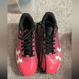 EUC Pink Under Armor Girls, Soccer Shoes Size Two Youth